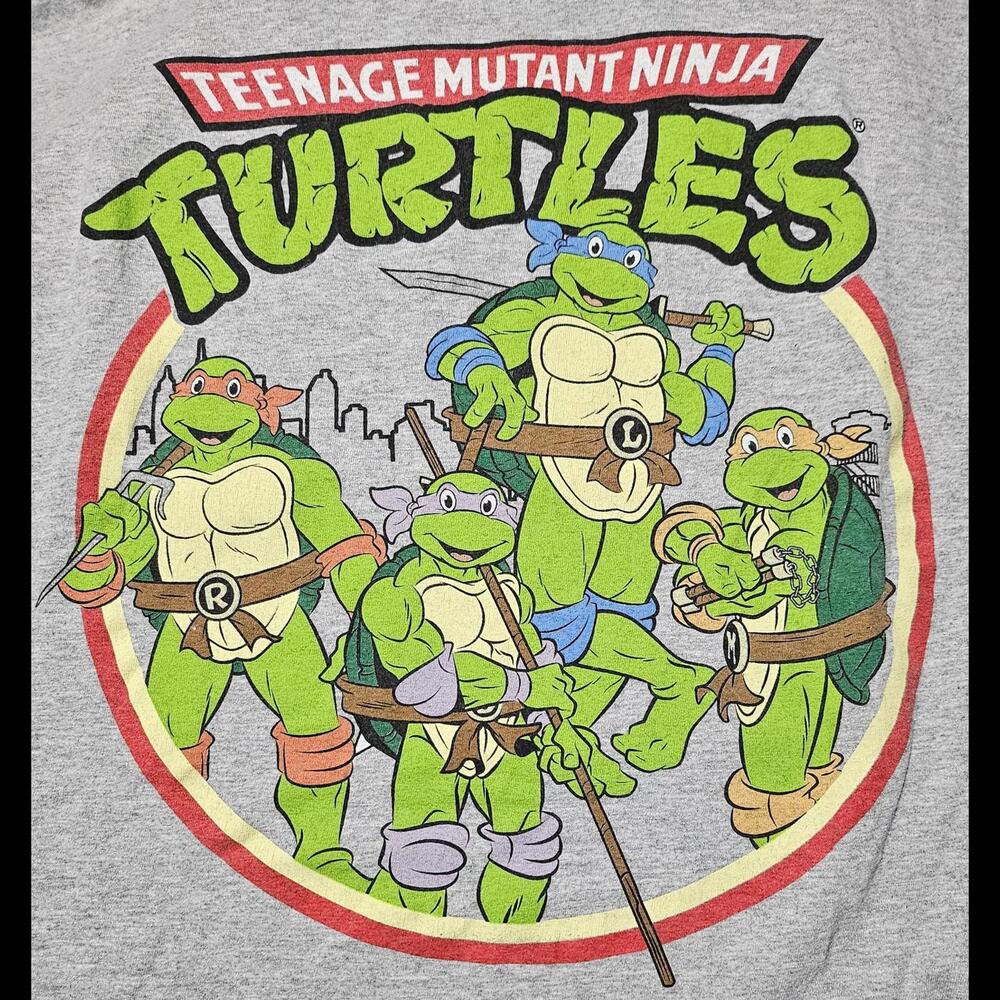 Teenage Mutant Ninja Turtles - Graphic Tee - Gray Shirt - Size Large